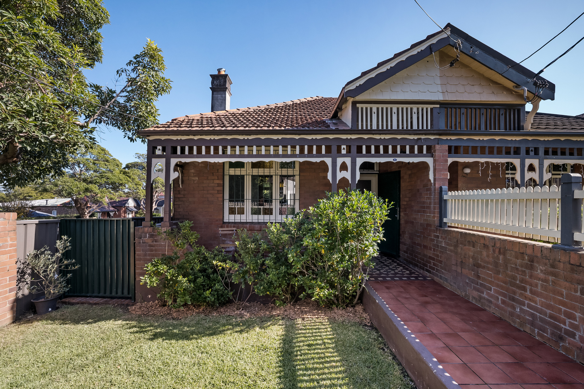 51 Duntroon Street, Hurlstone Park, NSW 2193 51 Duntroon Street, Hurlstone Park, NSW 2193