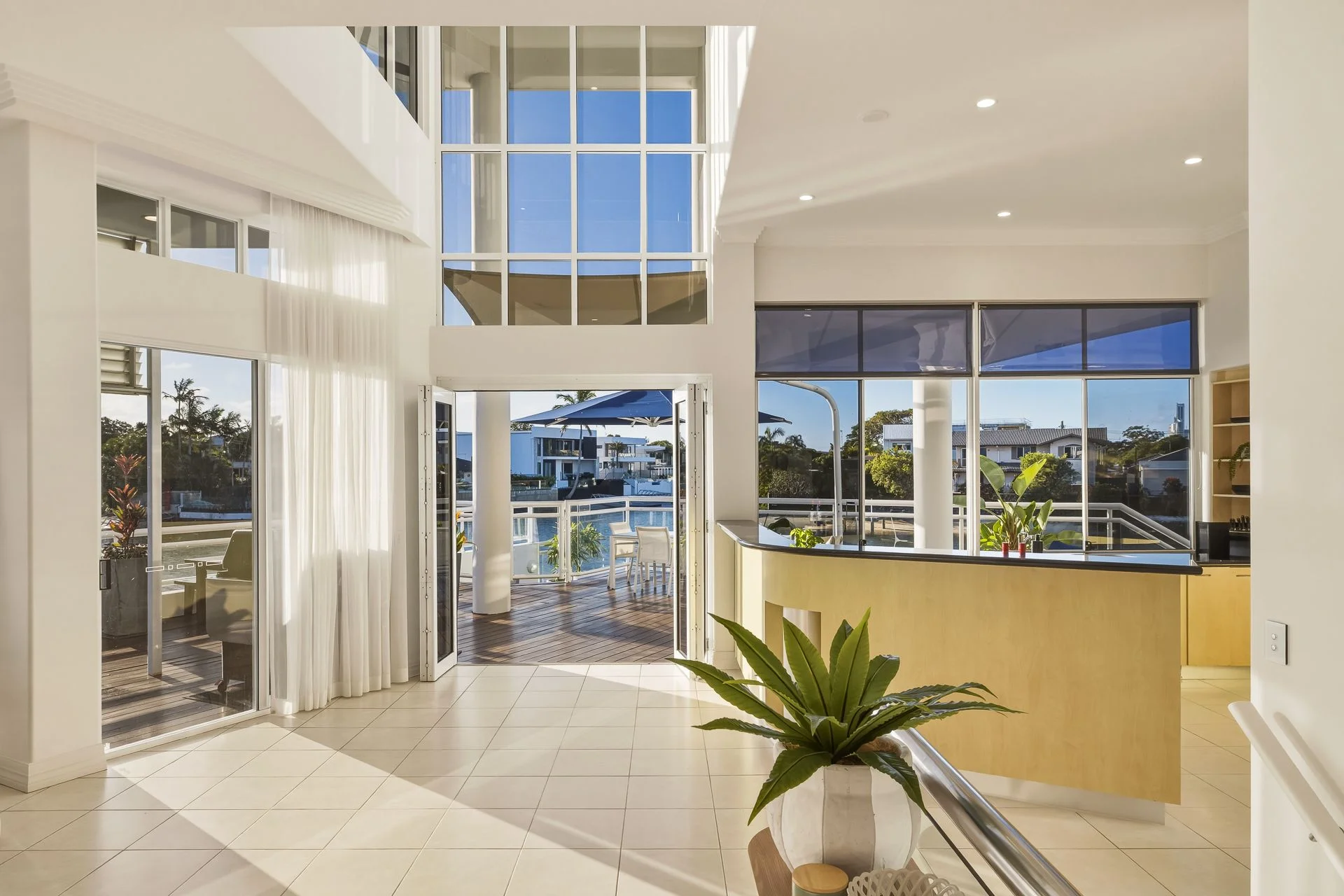 52 Clear Island Road, Broadbeach Waters QLD 4218