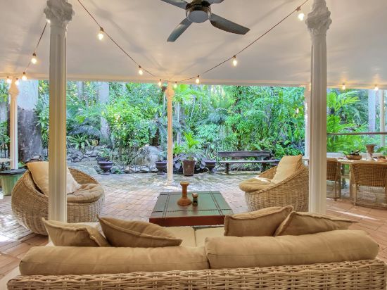 53 Yates St, Nelly Bay, Qld 4819