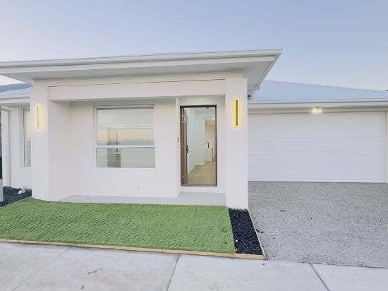 56 River Redgum Blvd, Donnybrook, Vic 3064