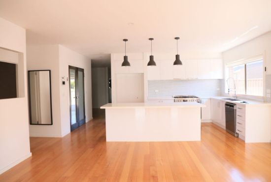 57 Selkirk  Way, Mickleham, Vic 3064