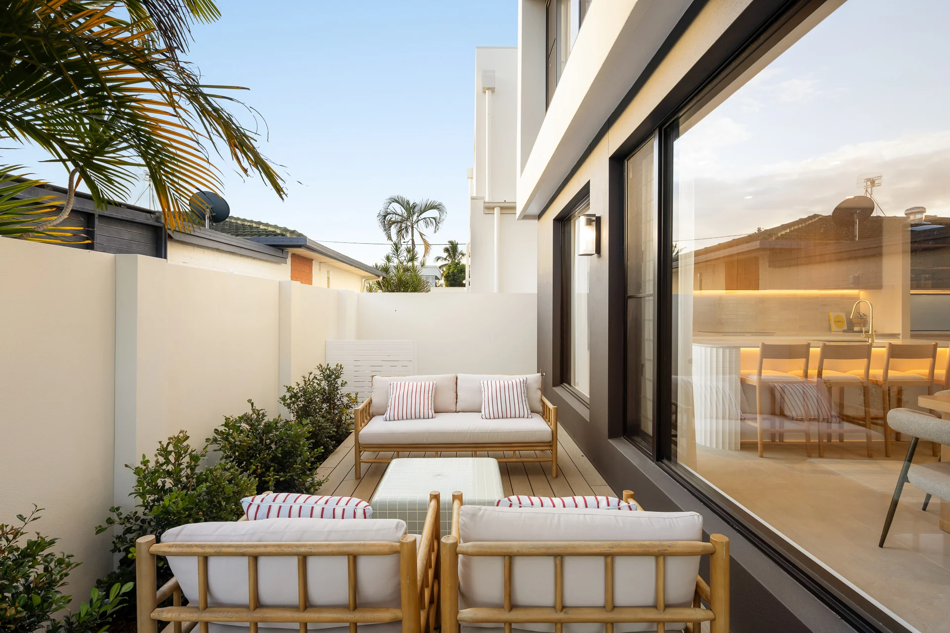 5b Rio Vista Boulevard, Broadbeach Waters, Qld 4218