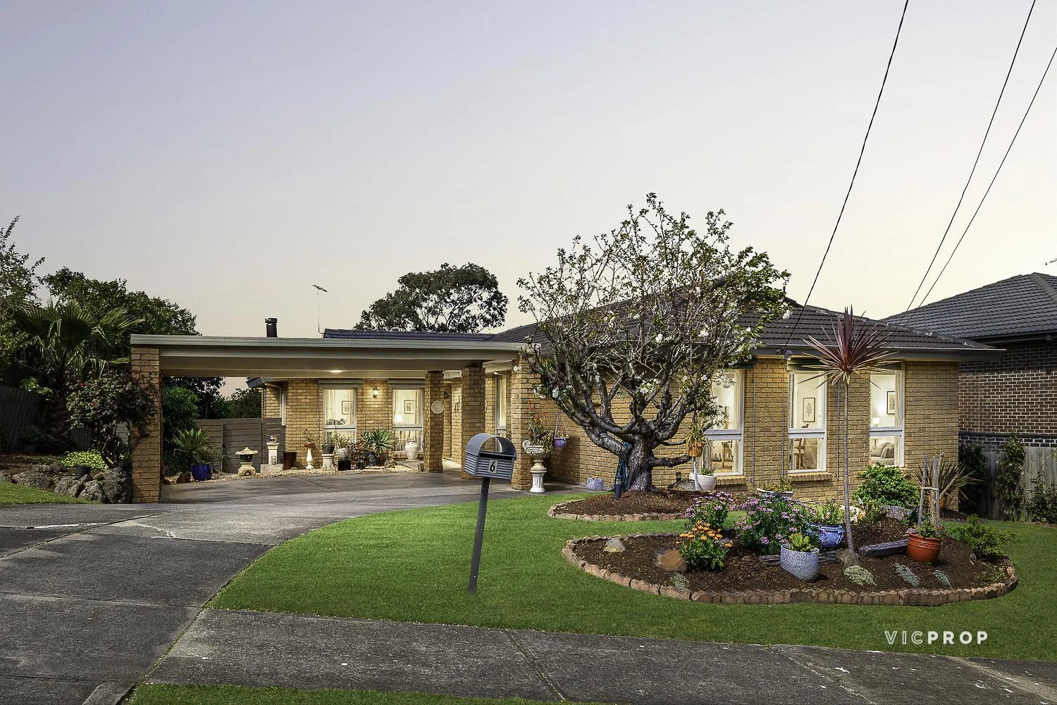 6 Centaur Grove, Doncaster East, Vic 3109