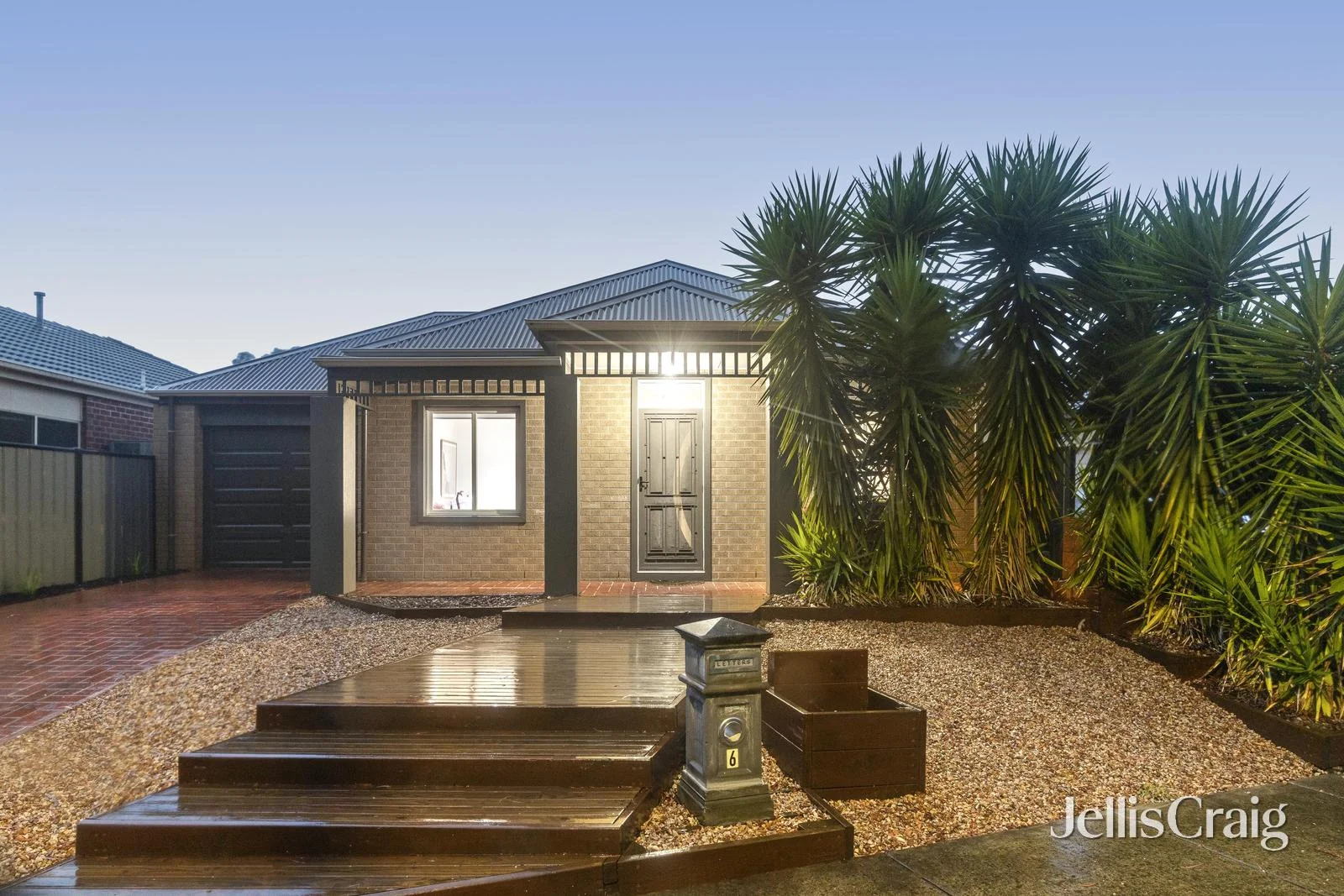 6 Donnelly Circuit, South Morang, Vic 3752