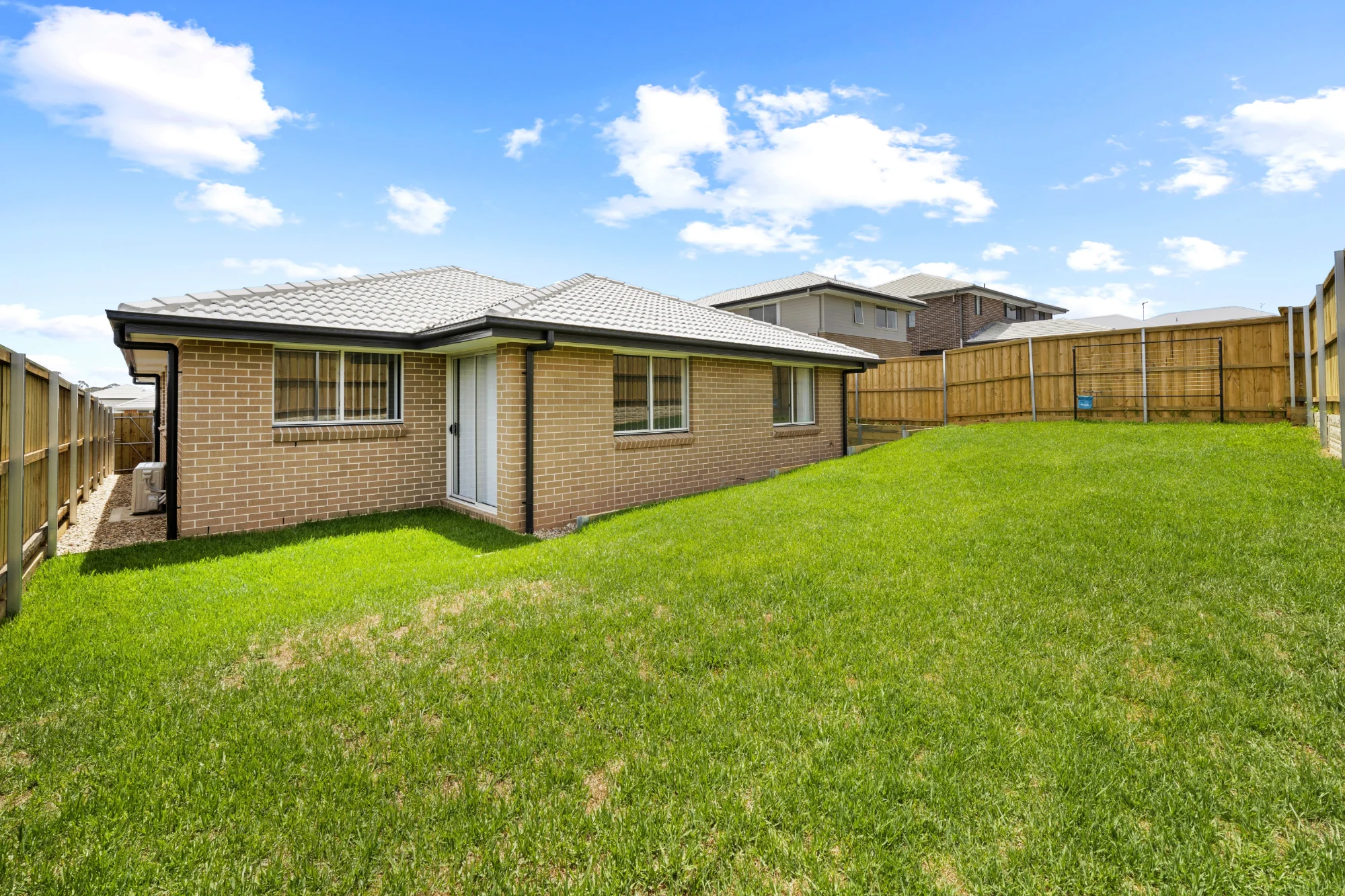 6 Eurythmic Street, Menangle Park, NSW 2563