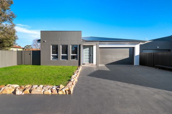 6 Hoxton Place, Spring Farm, NSW 2570