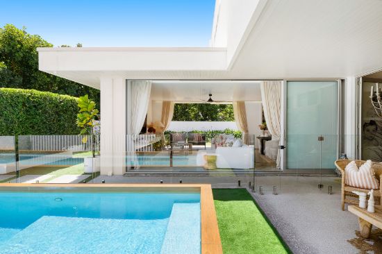 6 Maxime Court, Isle Of Capri, Qld 4217