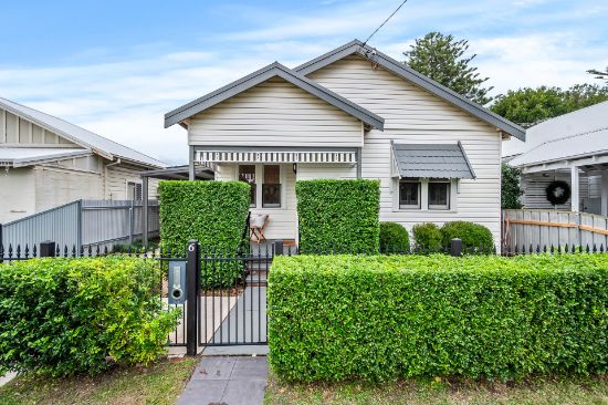 6 Murray Square, Mayfield, NSW 2304