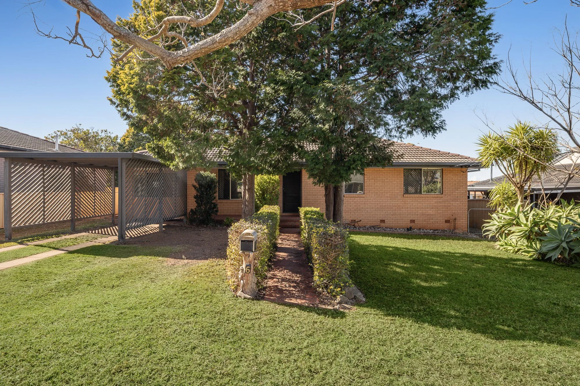 6 Robyn Street, Centenary Heights QLD 4350