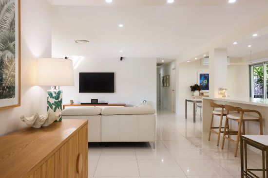 6 The Corso, Isle Of Capri, Qld 4217