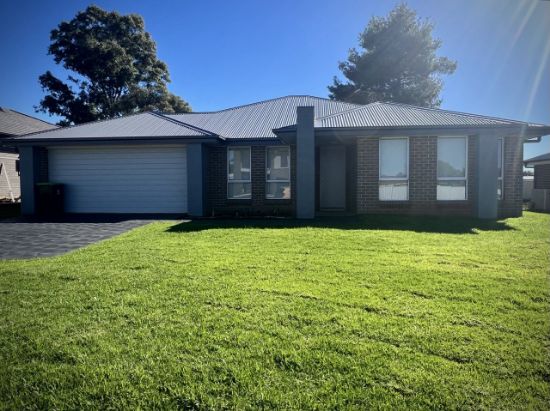 6 Yuwambi Close, Parkes, NSW 2870