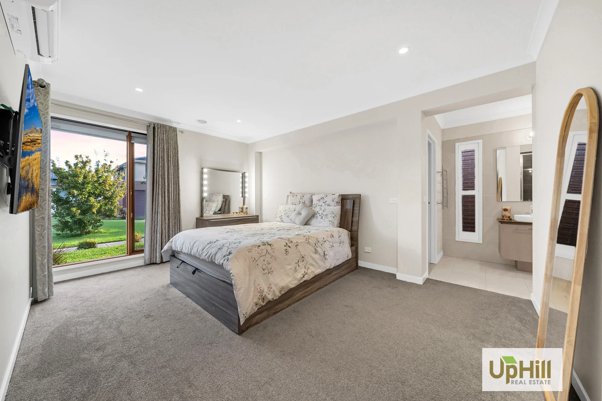 61 Belcam Circuit, Clyde North, Vic 3978