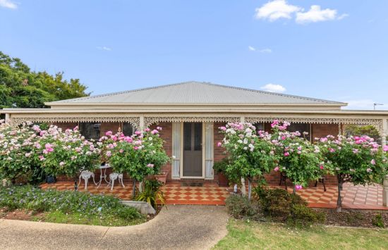 61 Monterey Drive, Waurn Ponds, Vic 3216