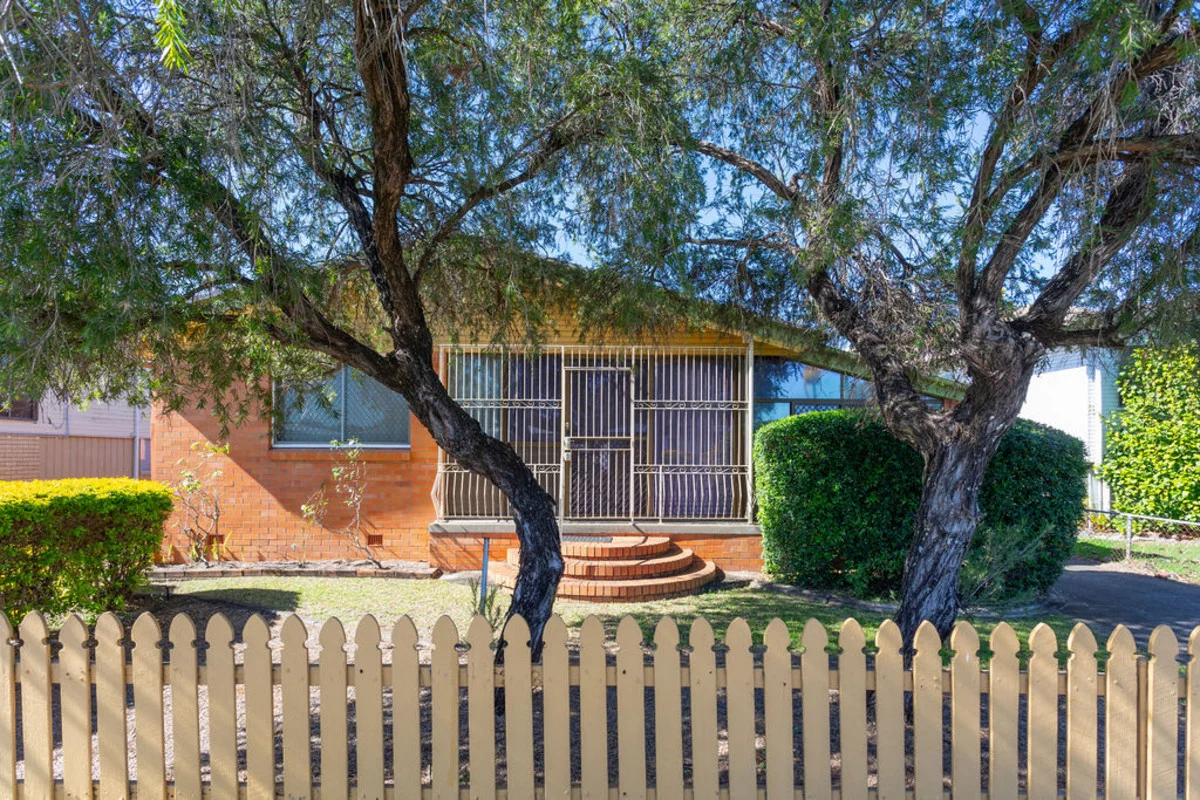 64 Grange Road, Eastern Heights, Qld 4305