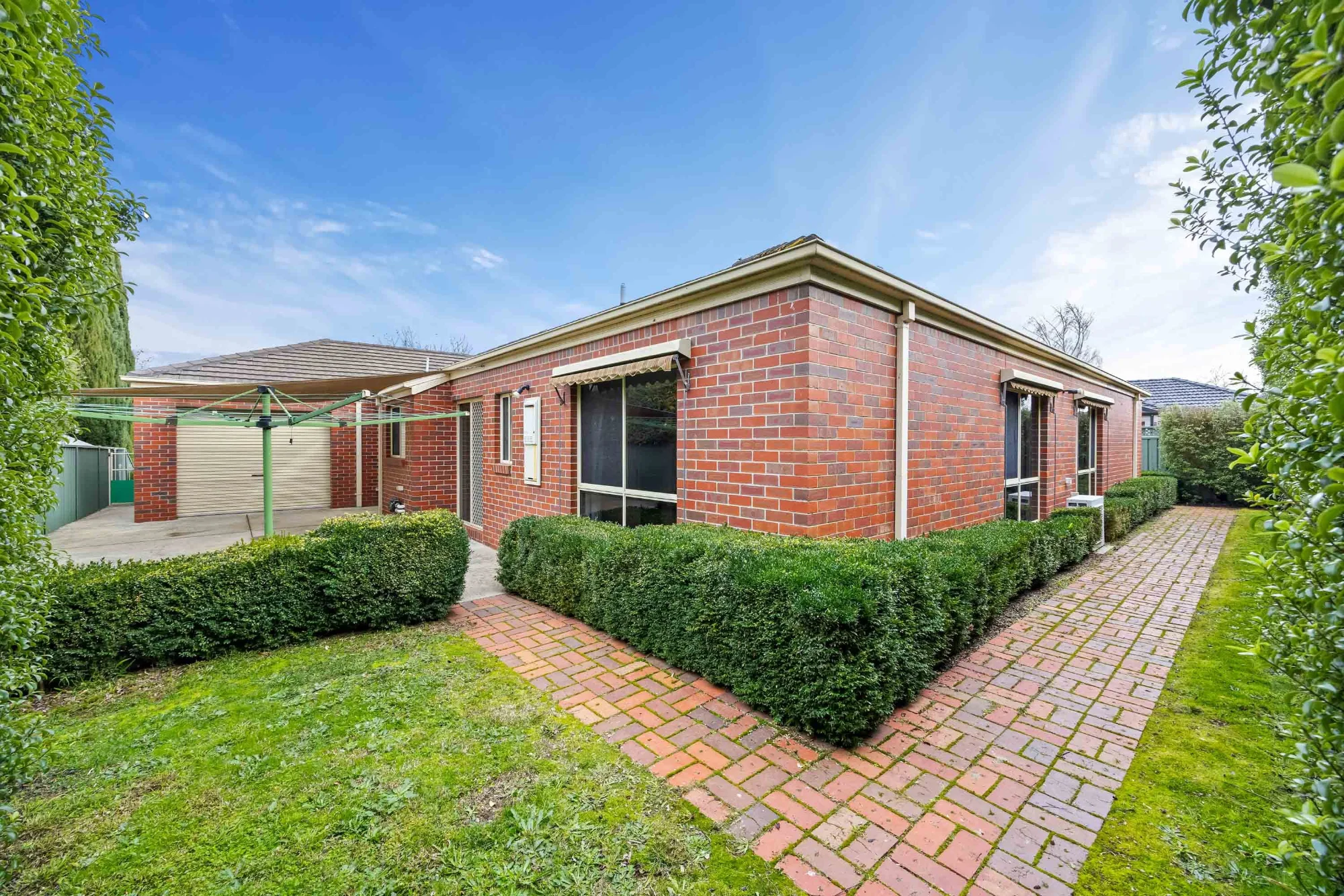 64, Lake Gardens VIC 3355