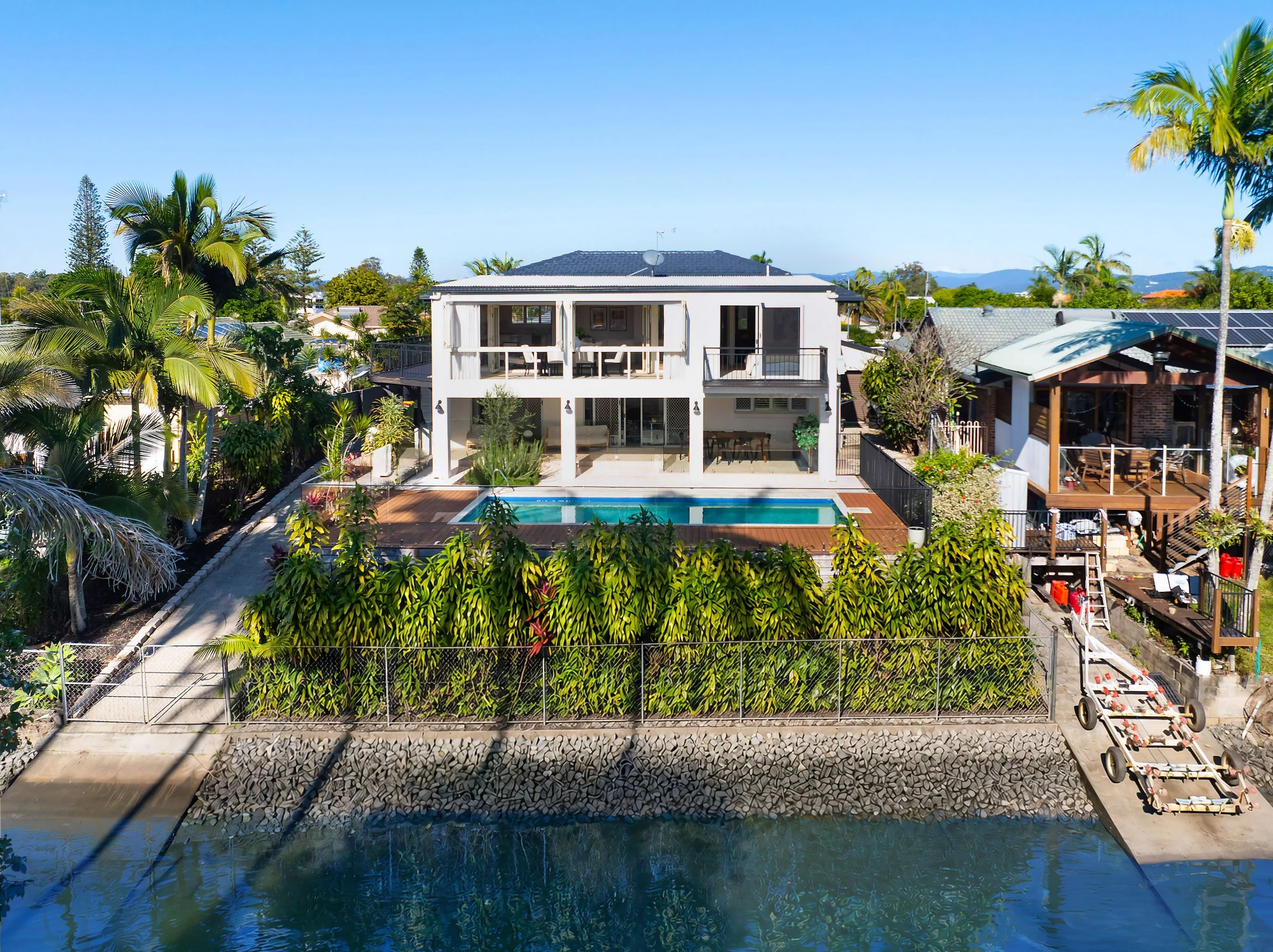 64 River Crescent, Broadbeach Waters QLD 4218
