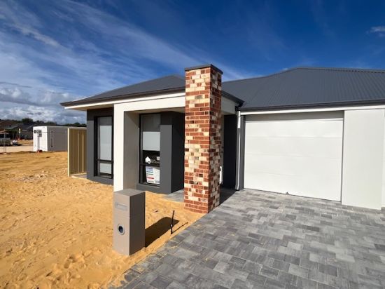 6A Somerset Way, Lakelands, WA 6180