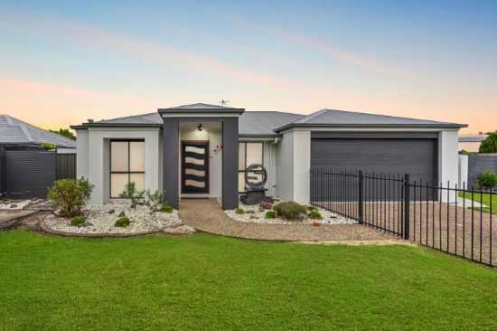 7 Albatross Court, Banksia Beach, Qld 4507