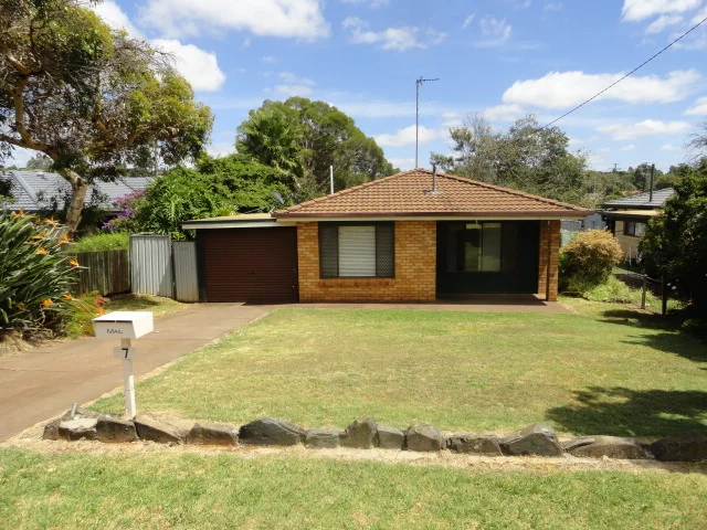 7 Baird Street, Kearneys Spring, Qld 4350
