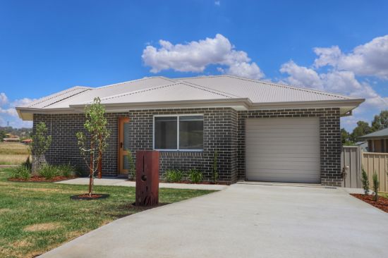 7 Burgundy Street, Cowra, NSW 2794