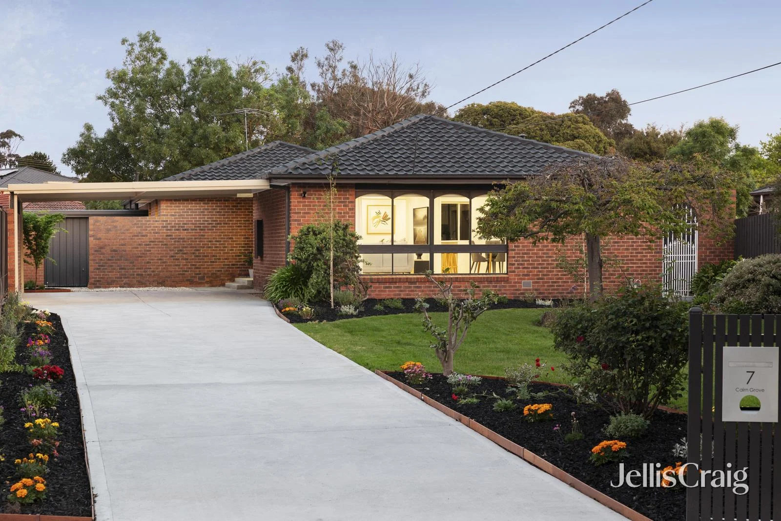 7 Cairn Grove, Glen Waverley, Vic 3150