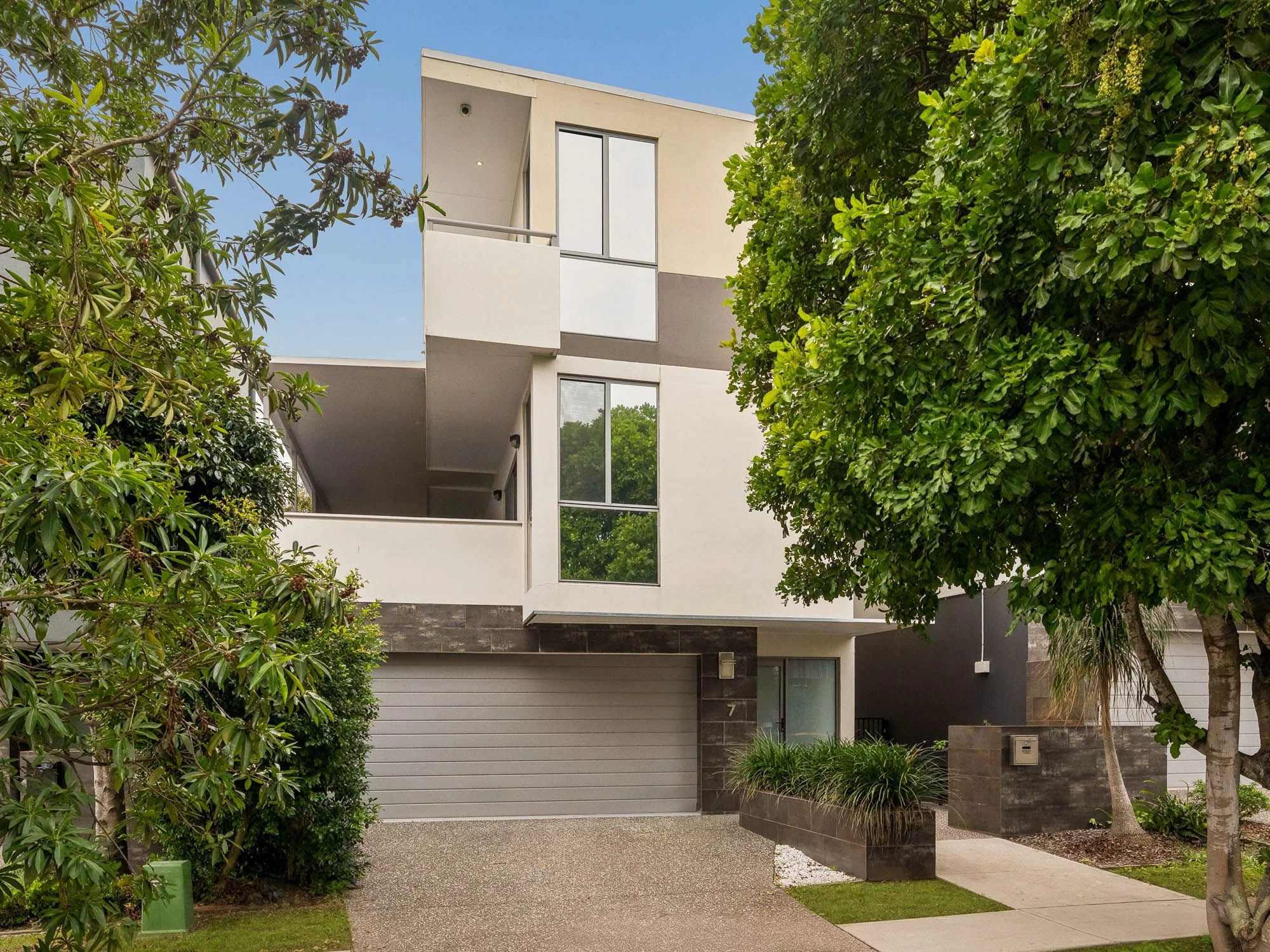 7 Orchard Street, Balmoral QLD 4171