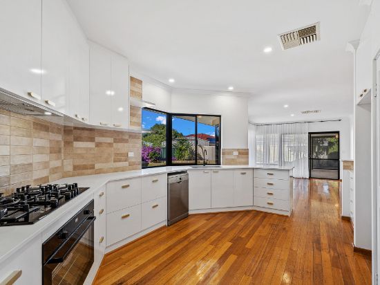 7 Penda Close, Halls Head, WA 6210