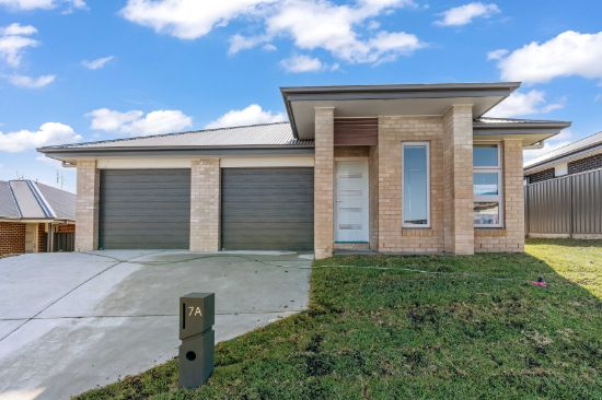 7 Royston Circuit, Farley, NSW 2320