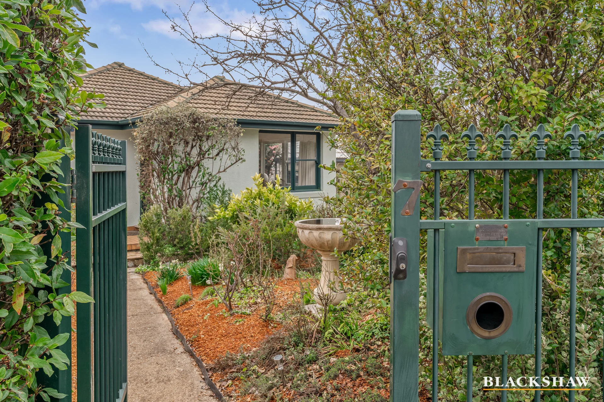 7 Tallara Parkway, Narrabundah, ACT 2604