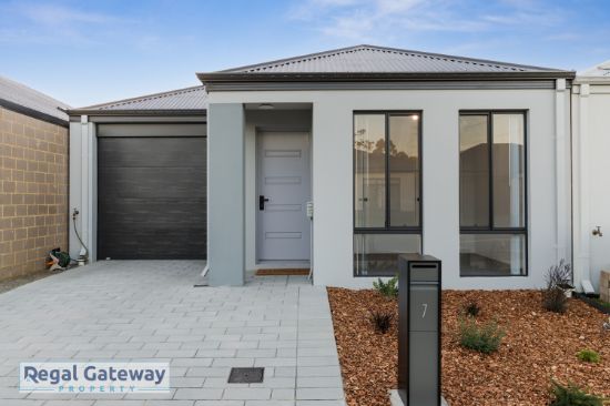 7 Waratah Way, Wandi, WA 6167