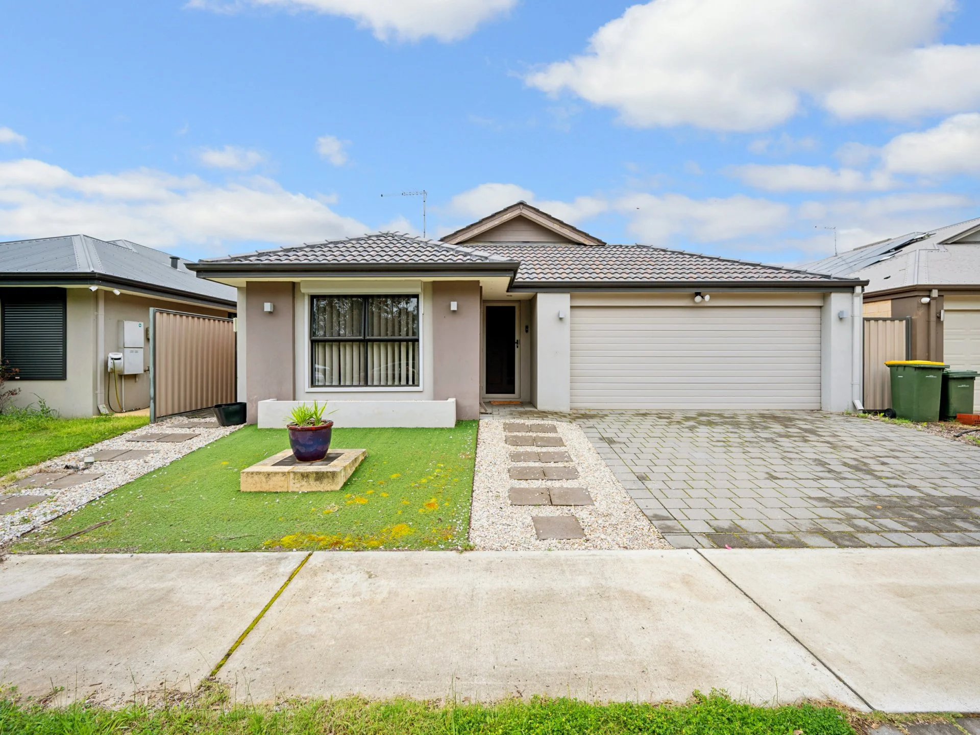 7 Windrow Grove, Whitby, WA 6123