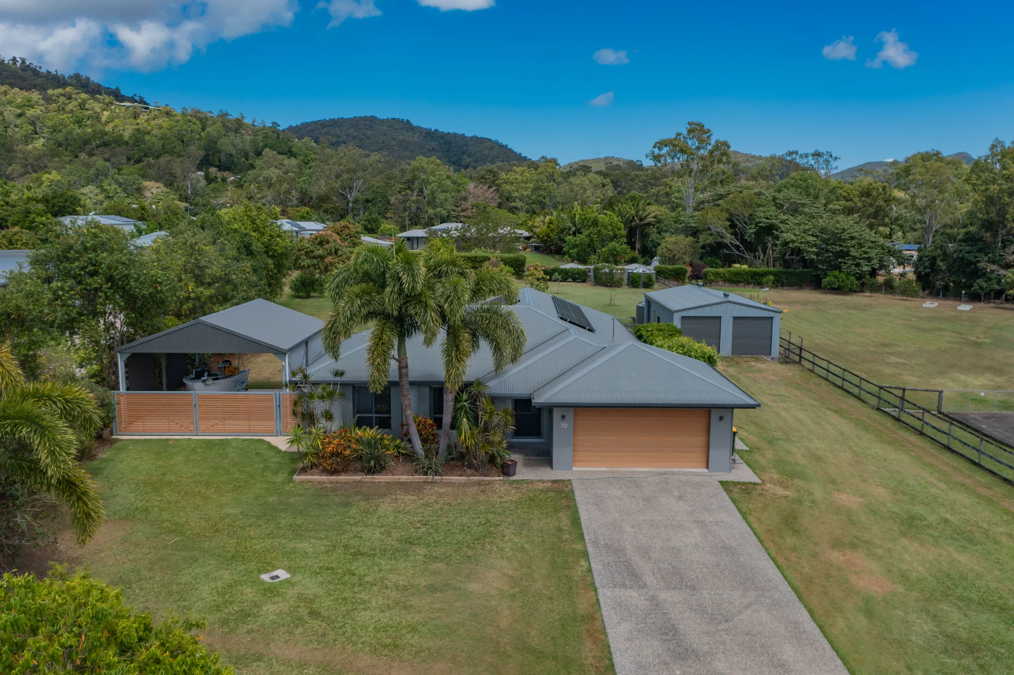 70 Honeyeater Crescent, Cannon Valley, Qld 4800