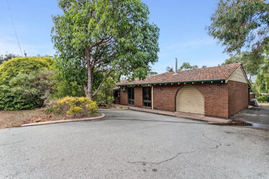 72 Sanderson Road, Lesmurdie, WA 6076