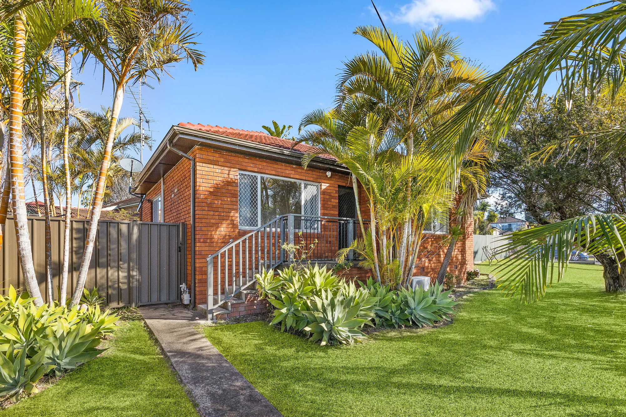 77 Leawarra Avenue, Barrack Heights NSW 2528