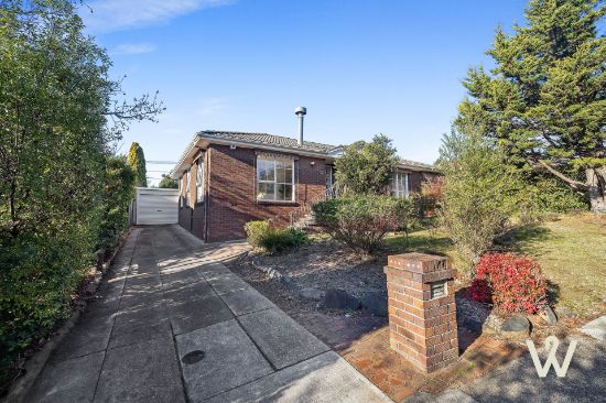 77 Sternberg Crescent, Wanniassa, ACT 2903