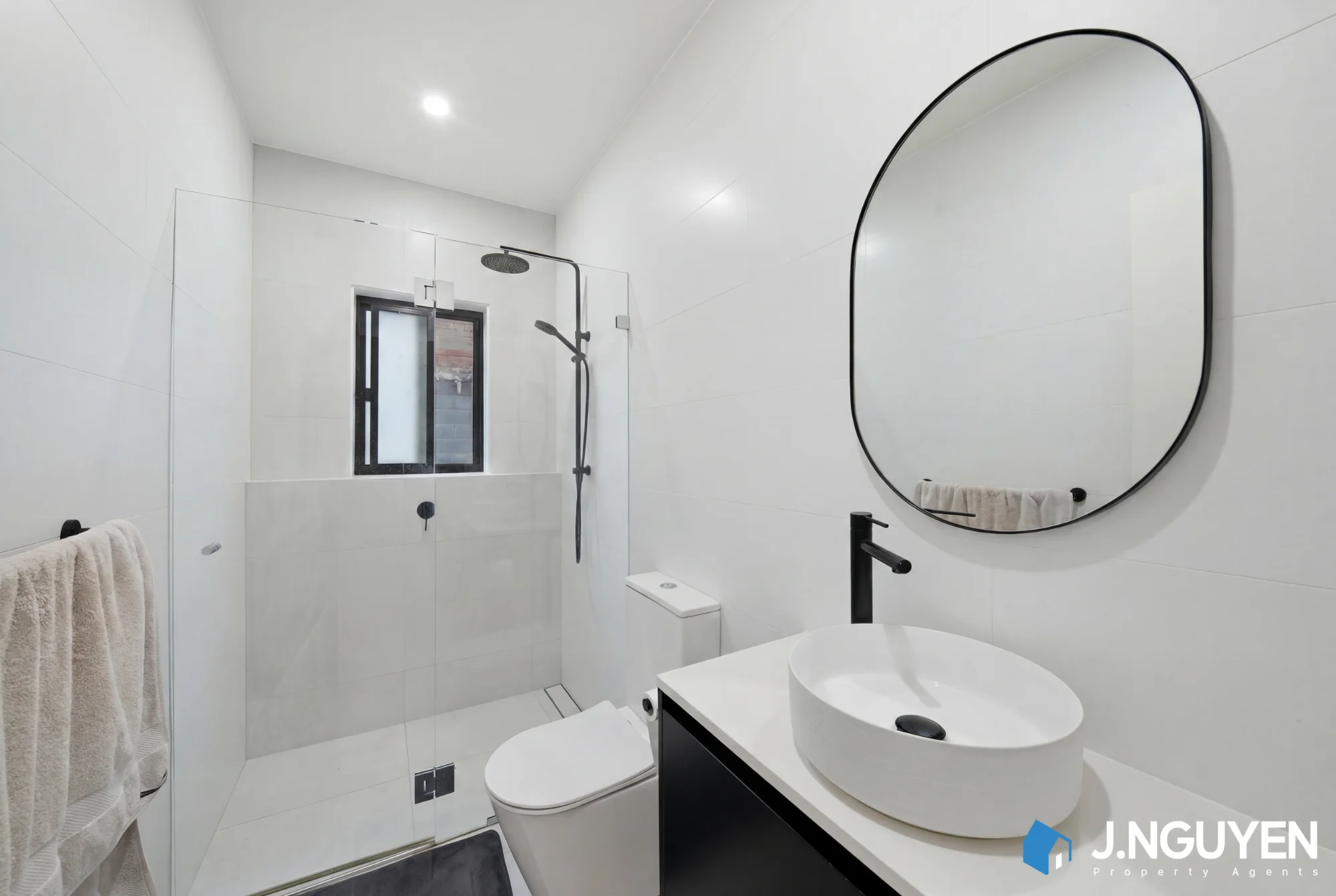8 & 8a  O'shannassy St, Mount Pritchard, NSW 2170