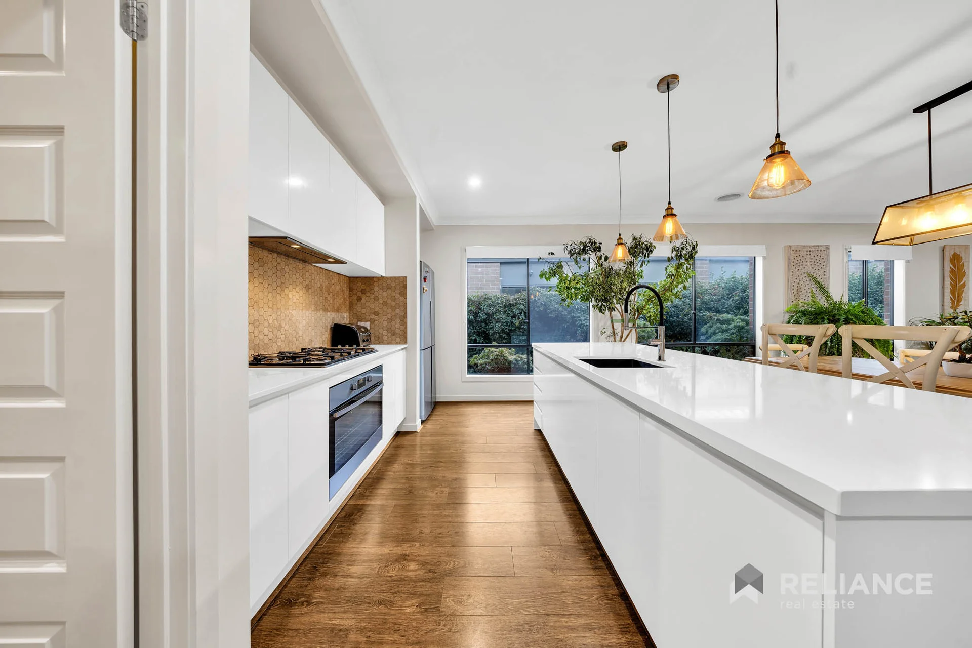 8 Amaretto Circuit, Manor Lakes, Vic 3024