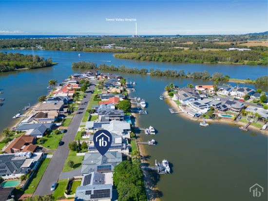 8 Captains Way, Banora Point, NSW 2486
