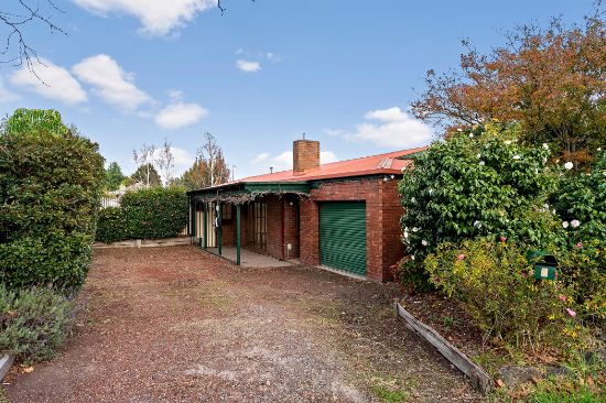 8 Cuneata Close, Langwarrin, Vic 3910