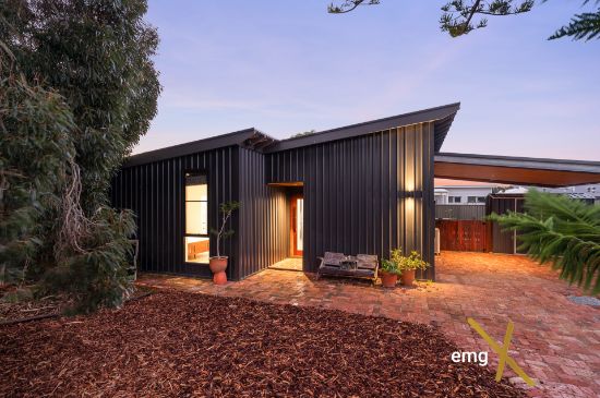 8 DADLEY STREET, Hamilton Hill, WA 6163
