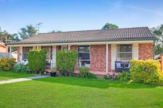 8 Dee Why Place, Woodbine, NSW 2560