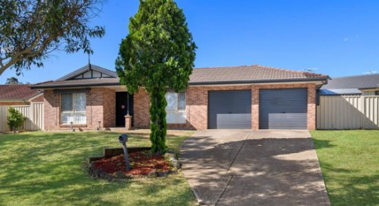 8 Downes Crescent, Currans Hill, NSW 2567