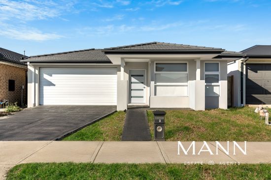 8 Flockhart Street, Mickleham, Vic 3064