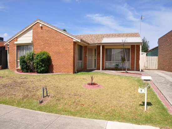 8 Hobson Crescent, Mill Park, Vic 3082