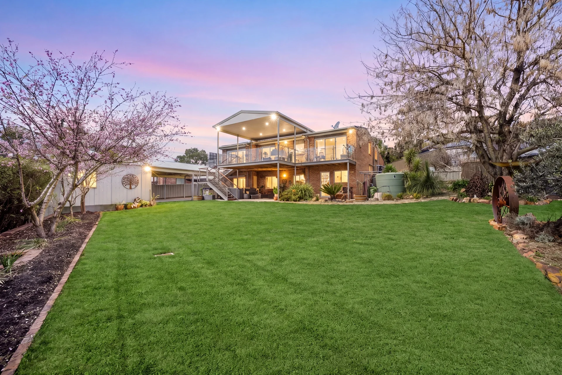 8 Lamble Place, Oxley, ACT 2903