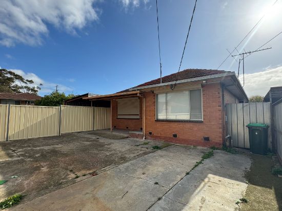 8 Lee Street, St Albans, Vic 3021