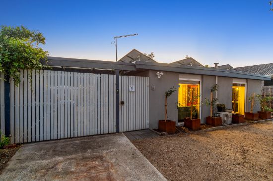 8 Linnet Court, Mornington, Vic 3931