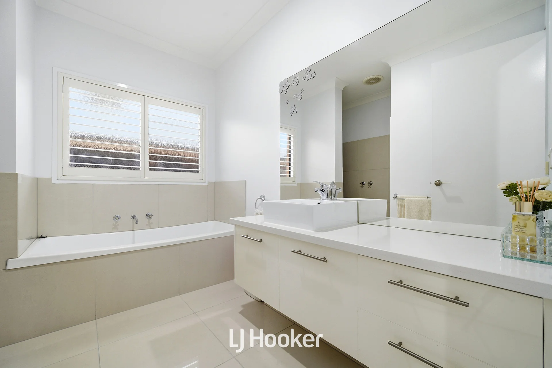 8 Mallett Grove, Lyndhurst, Vic 3975