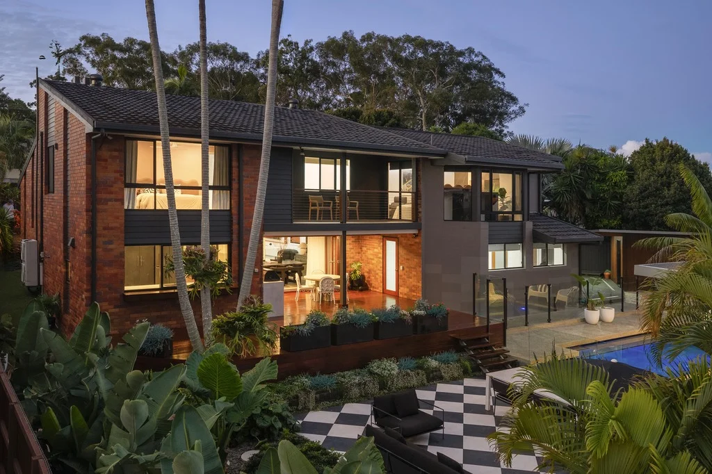 8 Mina Place, Southport, Qld 4215