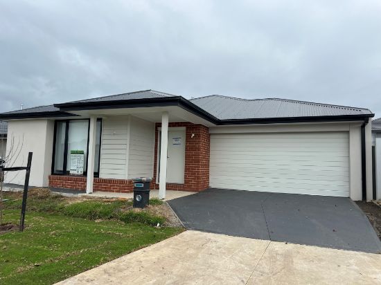 8 Mocha Grove, Clyde North, Vic 3978